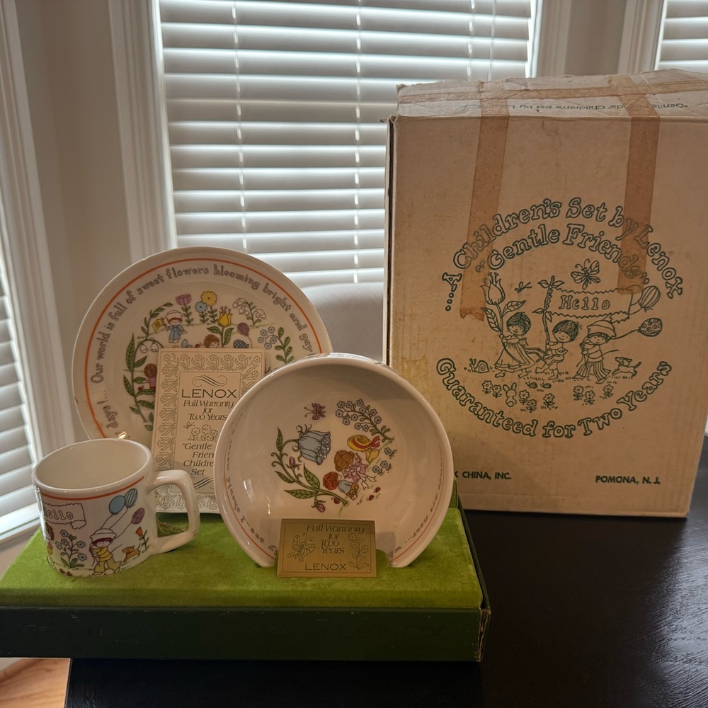 Lenox Children's Dining Set - Cream with Colorful Illustrations